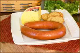 trail bologna w cheese crackers