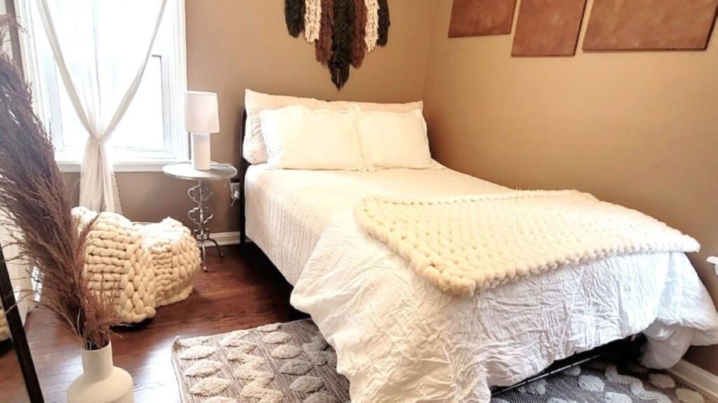 back bedroom airbnb