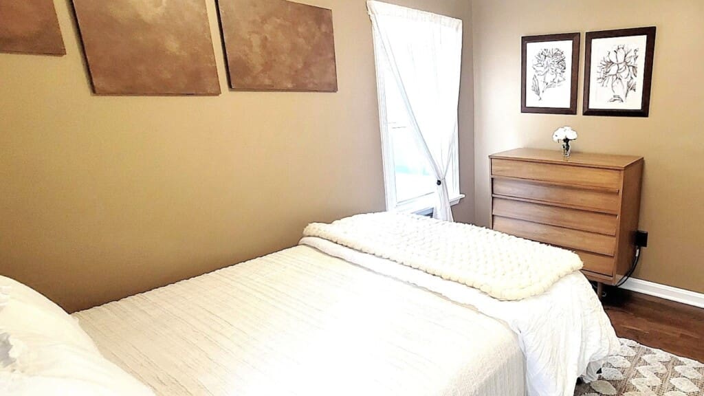 back bedroom airbnb2