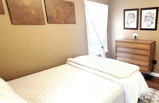 back bedroom airbnb2