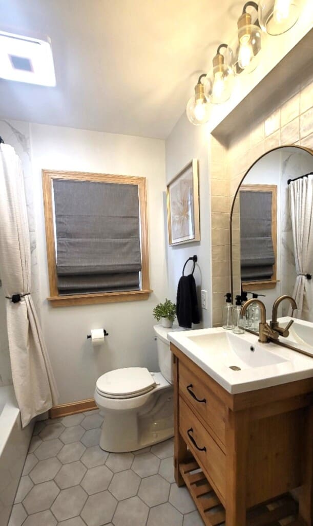 full bathroom 3